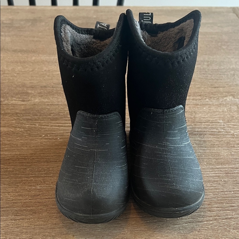 Jan & Jul size 8 boots
